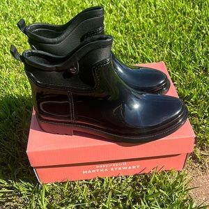 NEW Martha Stewart rain booties